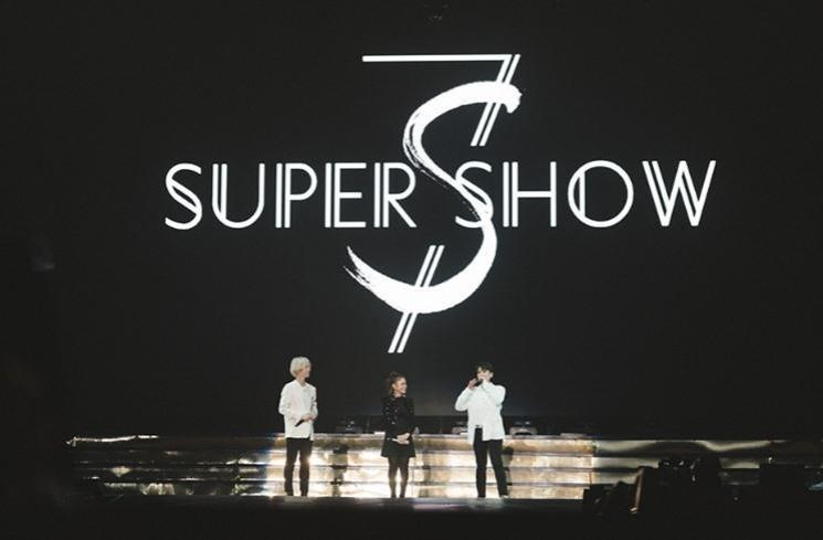 Potret Kedekatan Rossa dan Member Super Junior. (rossaofficial.com)