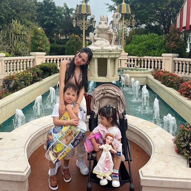 Potret Rachel Vennya Momong Anak(Instagram/@rachelvennya)