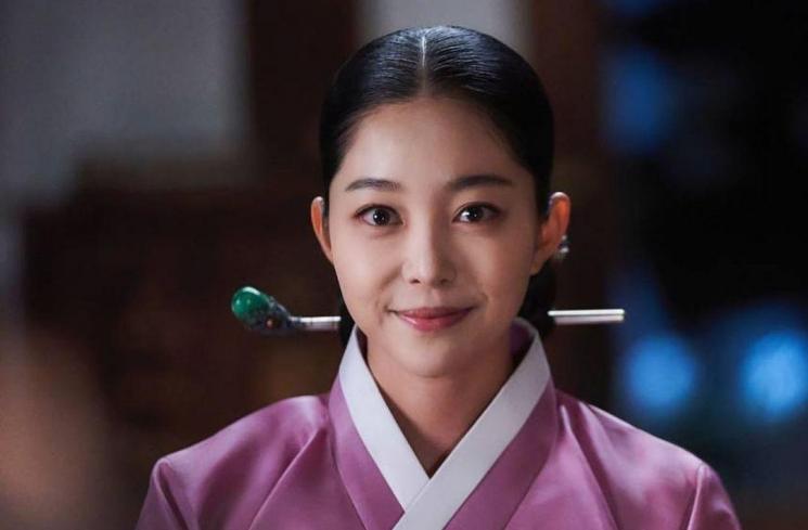 Adu Peran Ok Ja Yeon dan Kim Ga Eun di Under The Queen's Umbrella (Instagram/@hs_kim_95)