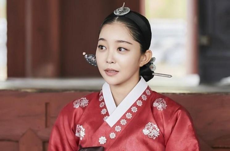 Adu Peran Ok Ja Yeon dan Kim Ga Eun di Under The Queen's Umbrella (Instagram/@hs_kim_95)