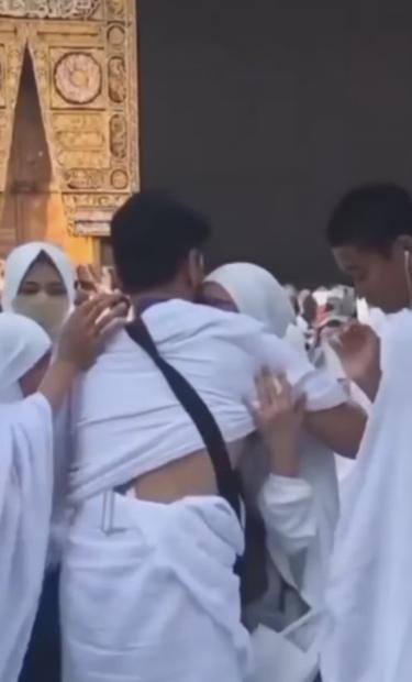 Potret Lesti Kejora Umrah. (TikTok.com/sweettzzzzz)