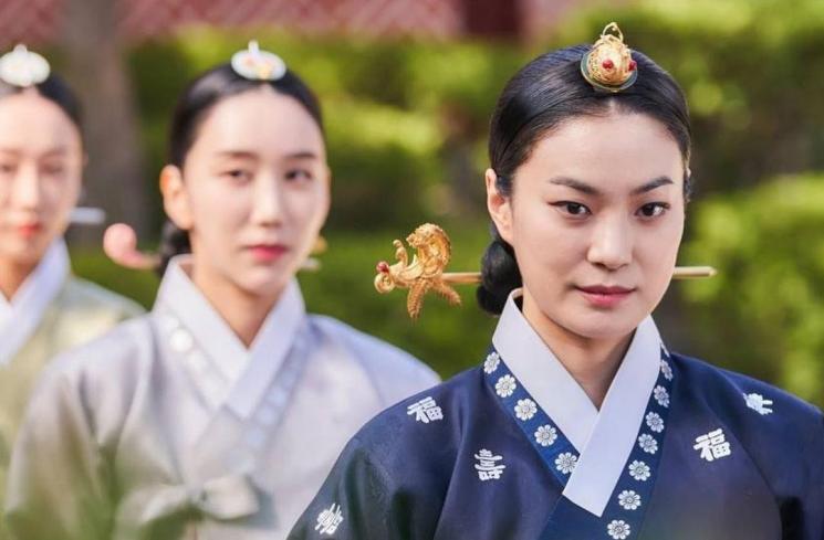 Adu Peran Ok Ja Yeon dan Kim Ga Eun di Under The Queen's Umbrella (Instagram/@hs_kim_95)