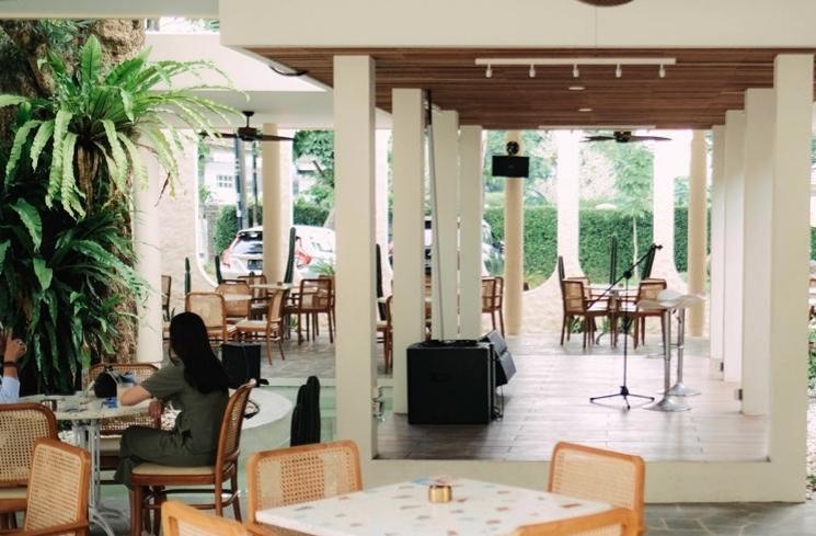 Potret Kafe Baru Vebby Palwinta (Instagram/@ravecoffeekitchen)