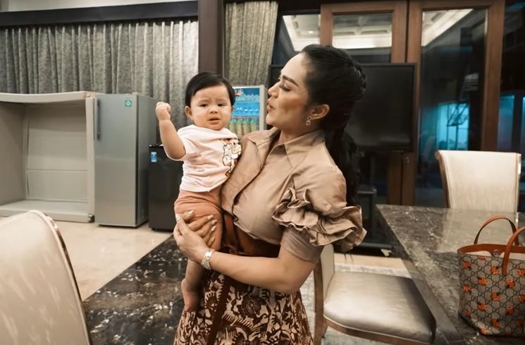 Momen Krisdayanti Jadi Suster Ameena (YouTube AH)