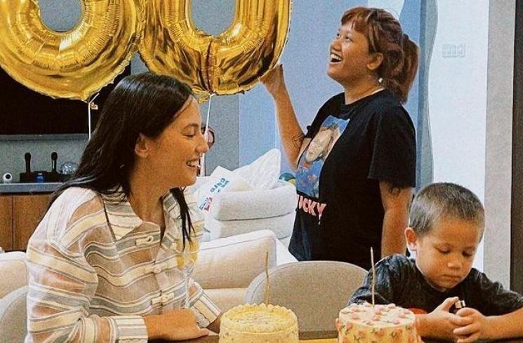  Seleb Rayakan Ultah ke-30 (Instagram/pevpearce)