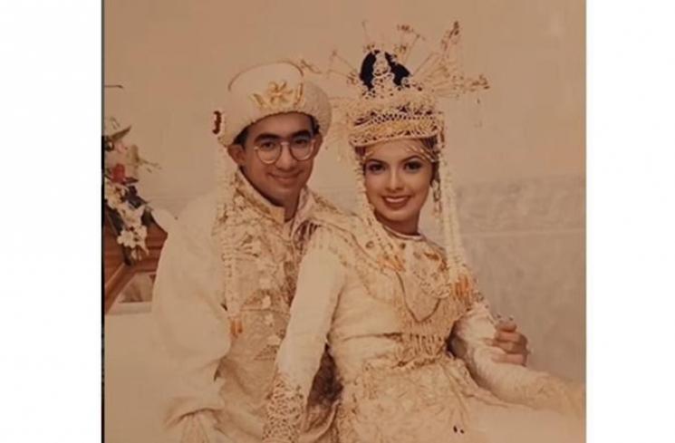 Foto Lawas Pernikahan Najwa Shihab. (Instagram/najwashihab)