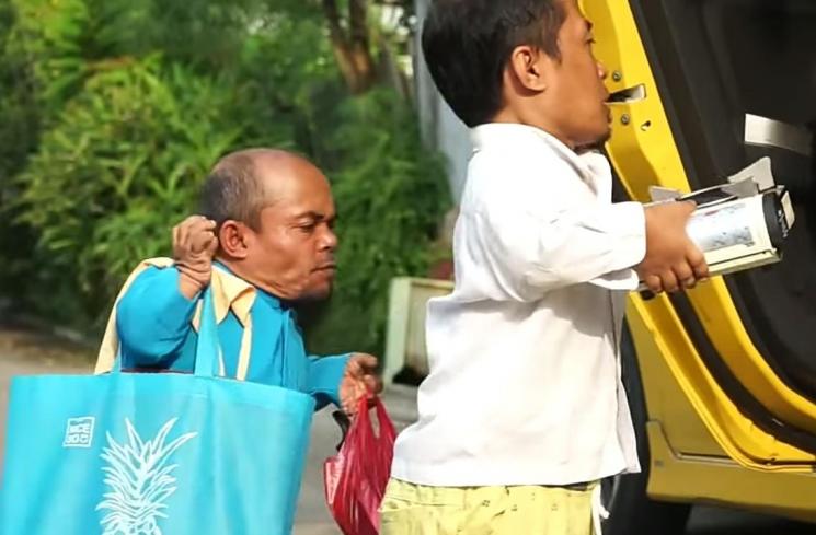 Momen Ucok Baba Jualan Sosis di Pinggir Jalan(YouTube/Ucok Baba Official)