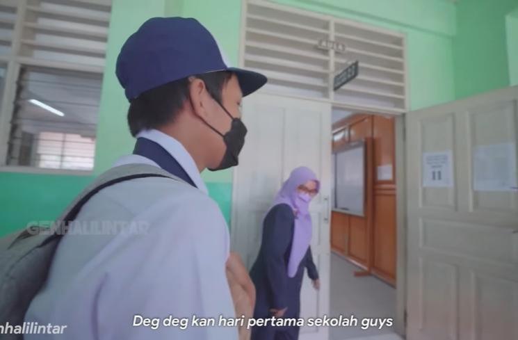 Momen hari pertama Muntaz Halilintar sekolah (YouTube/GEN HALILINTAR)