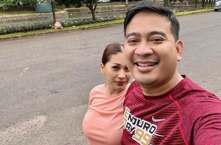 Potret Kemesraan Tata Janeeta dan Brotoseno (instagram/@tatajaneetaofficial)