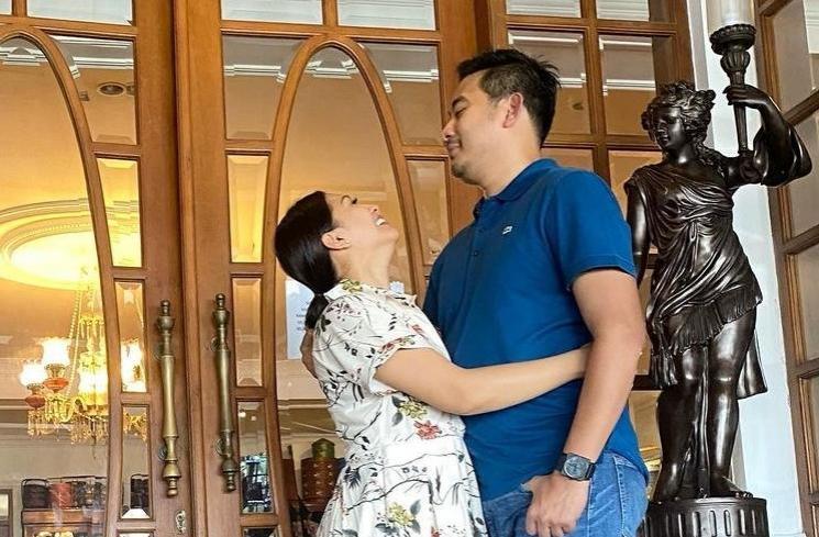Potret Kemesraan Tata Janeeta dan Brotoseno (instagram/@tatajaneetaofficial)