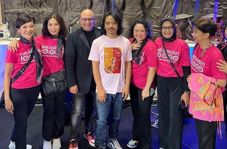 Momen Irwan Mussry Berdonasi. (Instagram/@dewabudjana)