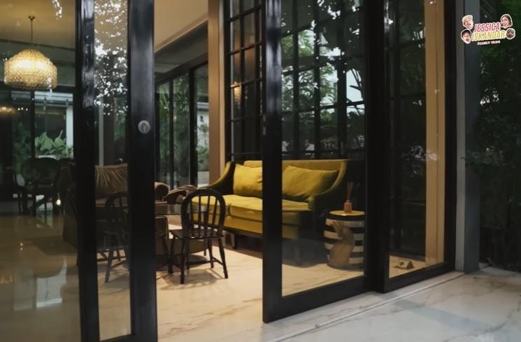 Potret Rumah Mewah Jessica Iskandar yang Dijual (YouTube/Jessica iskandar)