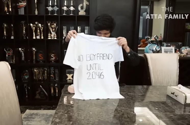 Momen Ameena Tanda Tangan Kontrak Tidak Pacaran (YouTube AH)