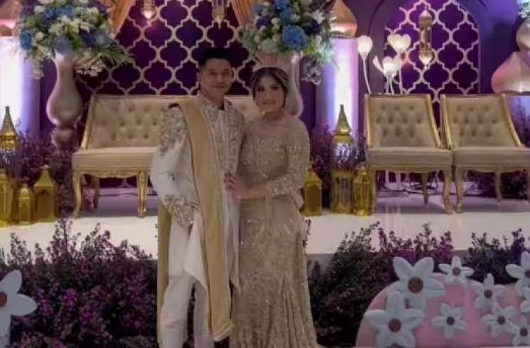 Potret Syukuran Khitanan Anak Adly Fairuz. (Instagram/angbeenrishi)