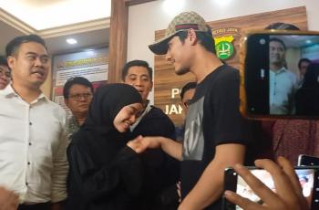 'Udah Bisa Pake Topi Branded Lagi', Gaya Rizky Billar Saat Momen Perdamaian Disorot