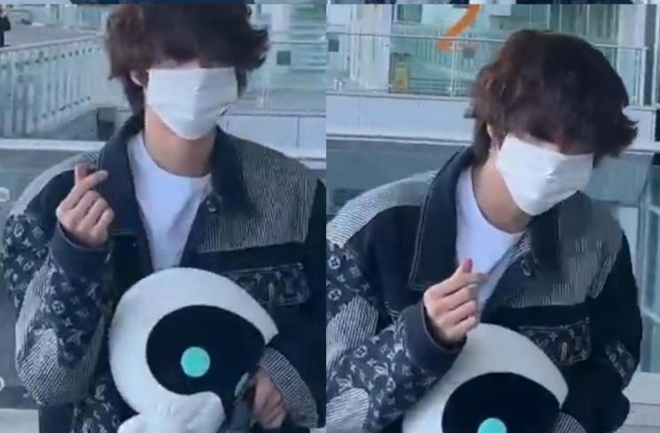 teman baru Jin BTS (Koreaboo)
