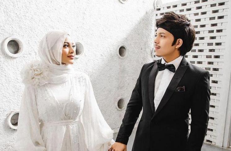 Artis Pernah Keguguran di Kehamilan Pertama. (Instagram/aurelie.hermansyah)