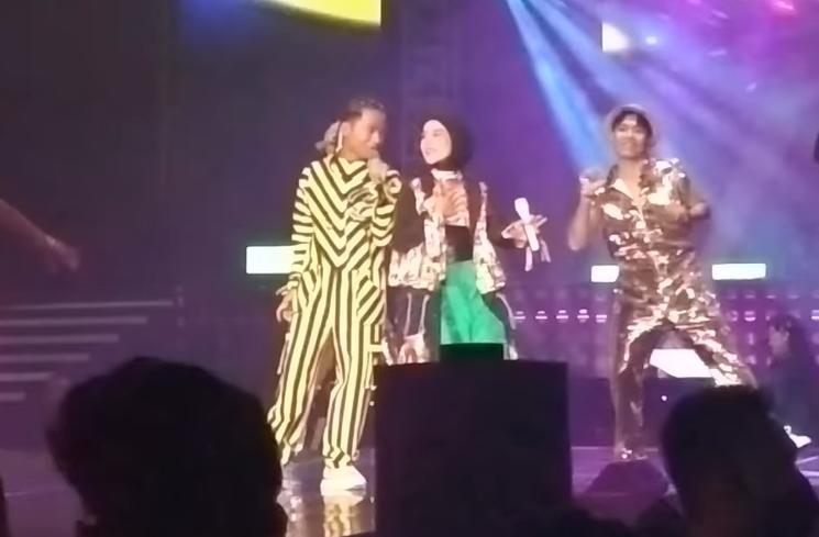 Potret Lesti Kejora di Konser Bertrand Peto (YouTube/The Onyo Family)