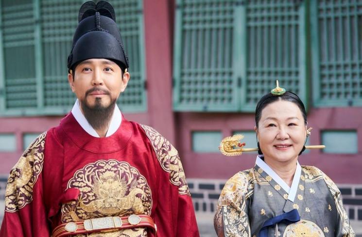 Potret Choi Won Young di Under The Queen's Umbrella (Instagram/@tvn_drama)