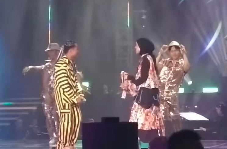 Potret Lesti Kejora di Konser Bertrand Peto (YouTube/The Onyo Family)
