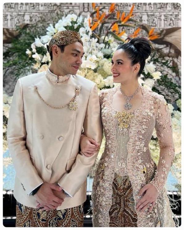 Momen Lamaran Chelsea Islan dan Rob Clinton. (Instagram/jusuf_long)