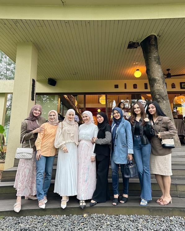 Outfit Kece Bestie Lesti Kejora (instagram/@lestykejora)