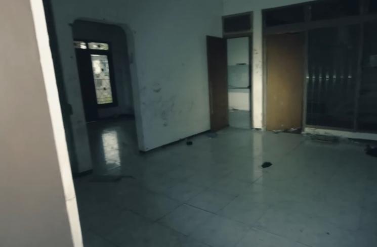 Rumah Mendiang Farida Pasha 'Mak Lampir' (YouTube/BANGKU KOSONG TV)