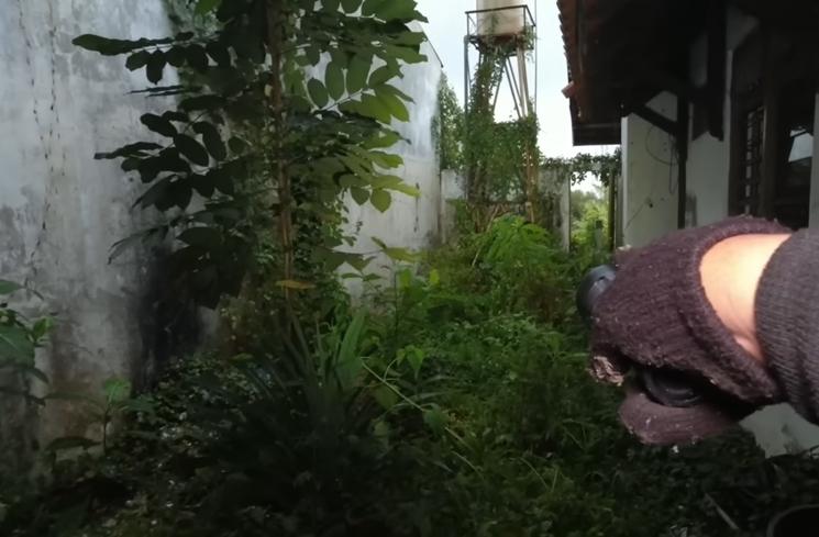 Rumah Mendiang Farida Pasha 'Mak Lampir' (YouTube/BANGKU KOSONG TV)