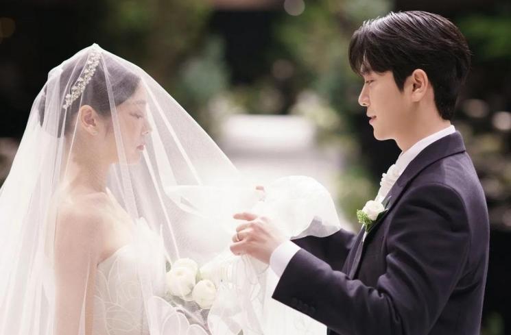 Pernikahan Kim Yuna dan Ko Woo Rim (Koreaboo)
