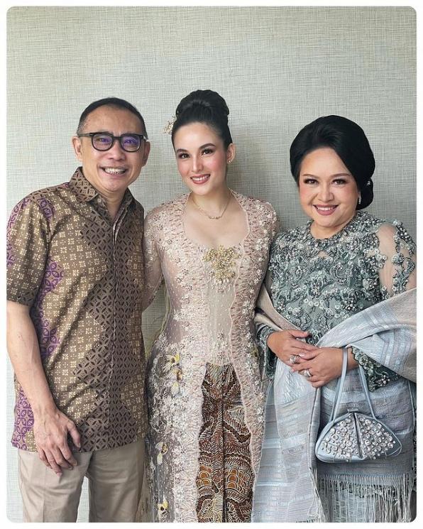 Momen Lamaran Chelsea Islan dan Rob Clinton. (Instagram/jusuf_long)