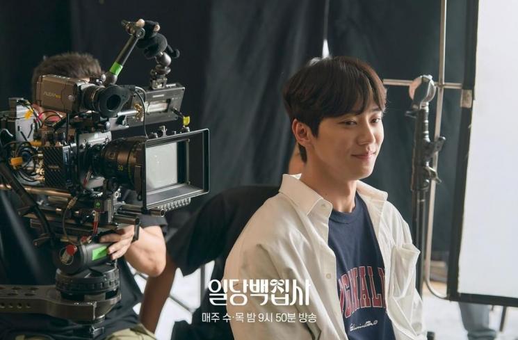 Potret di Balik Layar May I Help You (Instagram/@mbcdrama_now)