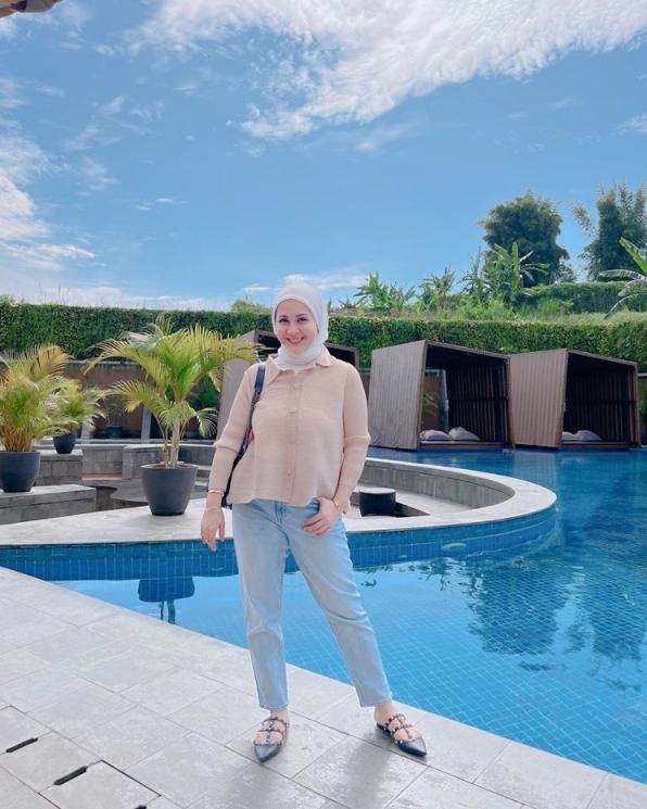 Outfit Kece Bestie Lesti Kejora (instagram/@kesharatuliu05)