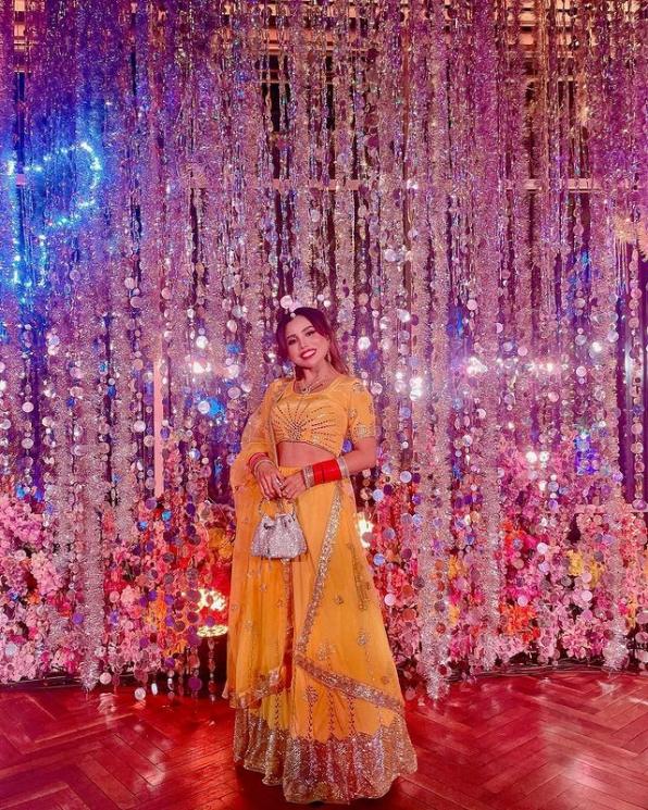 Potret Eva Bellissima Rayakan Diwali. (Instagram/evabellissima_) 