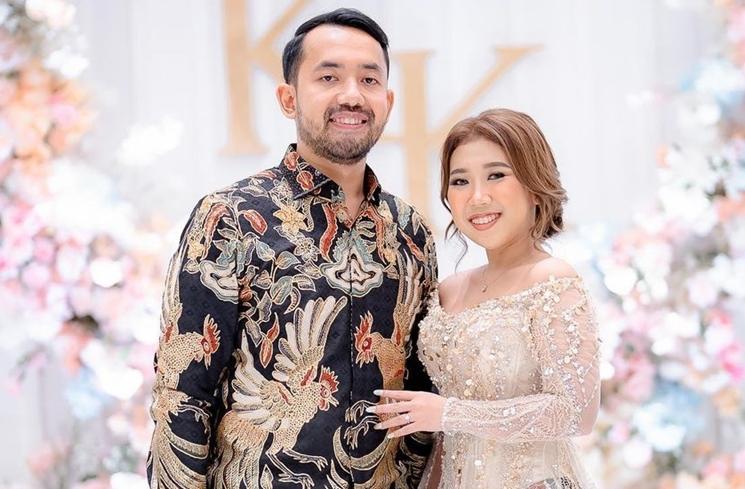 Potret Komika saat Lamaran (instagram/@kikysaputrii)