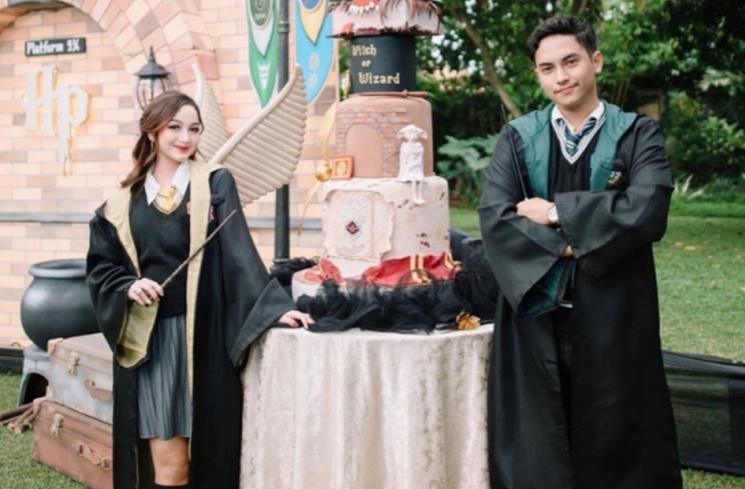  Gaya Artis Saat Acara Gender Reveal. (Instagram/@nandaarsynt)