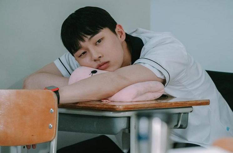 Potret Choi Hyun Wook di Weak Hero (Instagram/@wavve.official)
