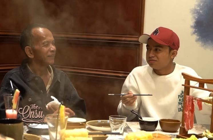 Momen Betrand Peto Ajak Oma dan Opa ke Mal (YouTube The Onsu Family)
