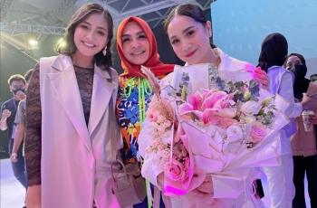 7 Potret Nagita Slavina di Jakarta Fashion Week, Diledekin Raffi Ahmad