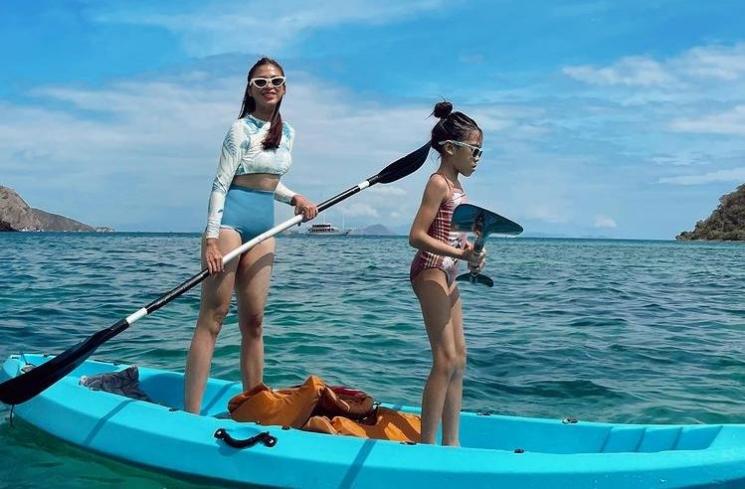 Potret Artis Single Parent Liburan bareng Anak. (Instagram/tynadwijayanti)