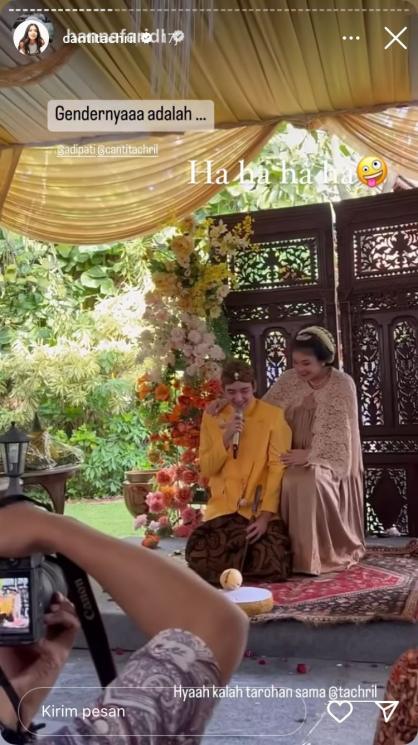 Acara 7 Bulanan Adipati Dolken dan Canti Tachril [Instagram/@adipati]