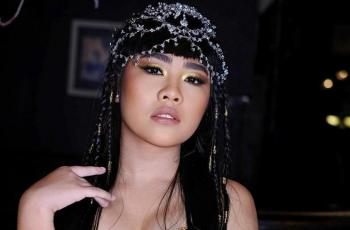 10 Potret Pesta Ulang Tahun Alifa Lubis, Tampil Seksi Pakai Kostum Cleopatra