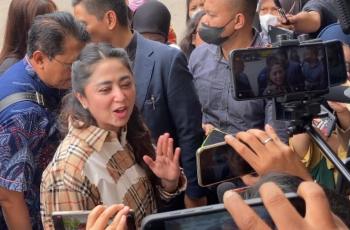 Emak-Emak Minta Dewi Perssik Ditangkap gegara Bikin Sayembara Rp100 Juta