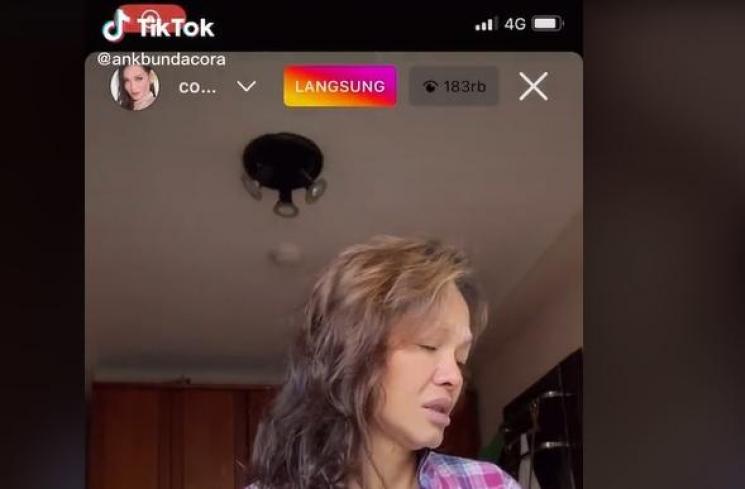 Bunda Corla Kenang Olga Syahputra [Tiktok/anakbundacorla]