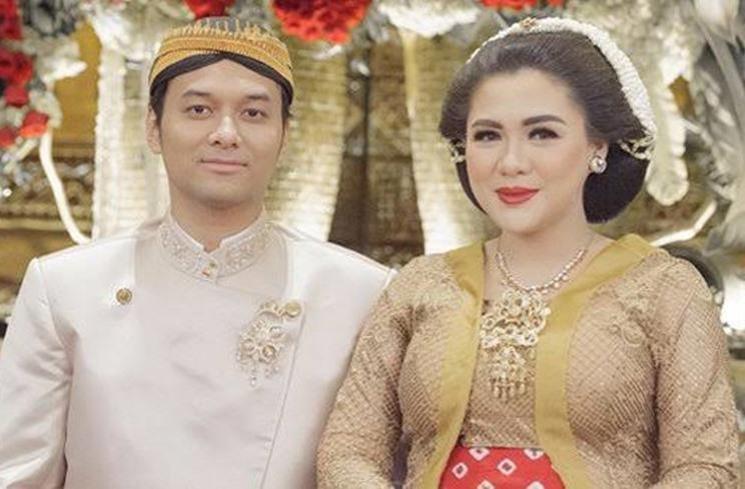 Potret Artis Gelar Acara Mitoni. (Instagram/@aldiphoto)