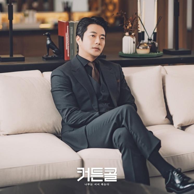 Potret Kwon Sang Woo di Curtain Call (Instagram/@kbsdrama)
