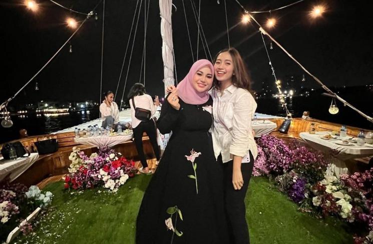Yasmin Susanti, asisten pribadi Aurel Hermansyah (Instagram/@yasminsusantii)