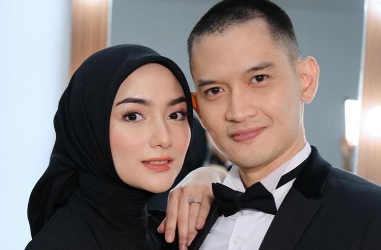 Rumah Tangga Artis Tetap Awet Meski Diterpa Isu Miring. (Instagram/@thereal_rezkyadhitya)