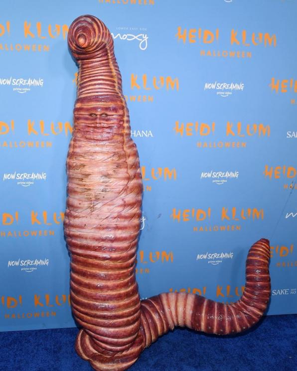 Heidi Klum Jadi Cacing Raksasa Menyeramkan di Halloween 2022. (Twitter)