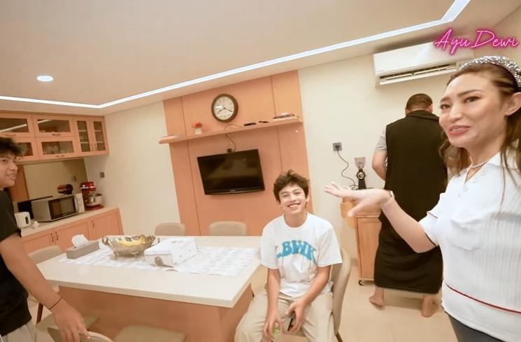 Rumah Masa Kecil Regi Datau (YouTube Ayu Dewi)