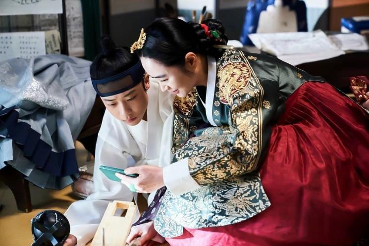 Momen Kim Hye Soo di Balik Layar Under The Queen's Umbrella (Instagram/@hs_kim_95)